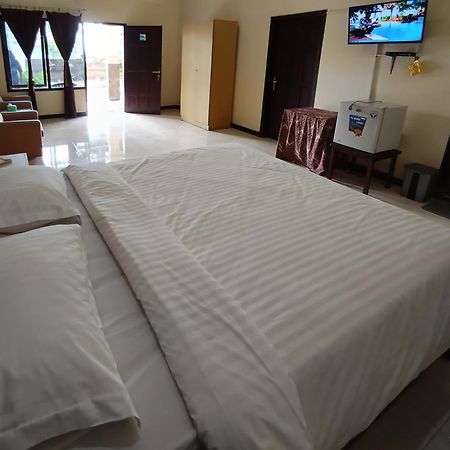 Gita Puri Redpartner Blitar Hotel Bagian luar foto