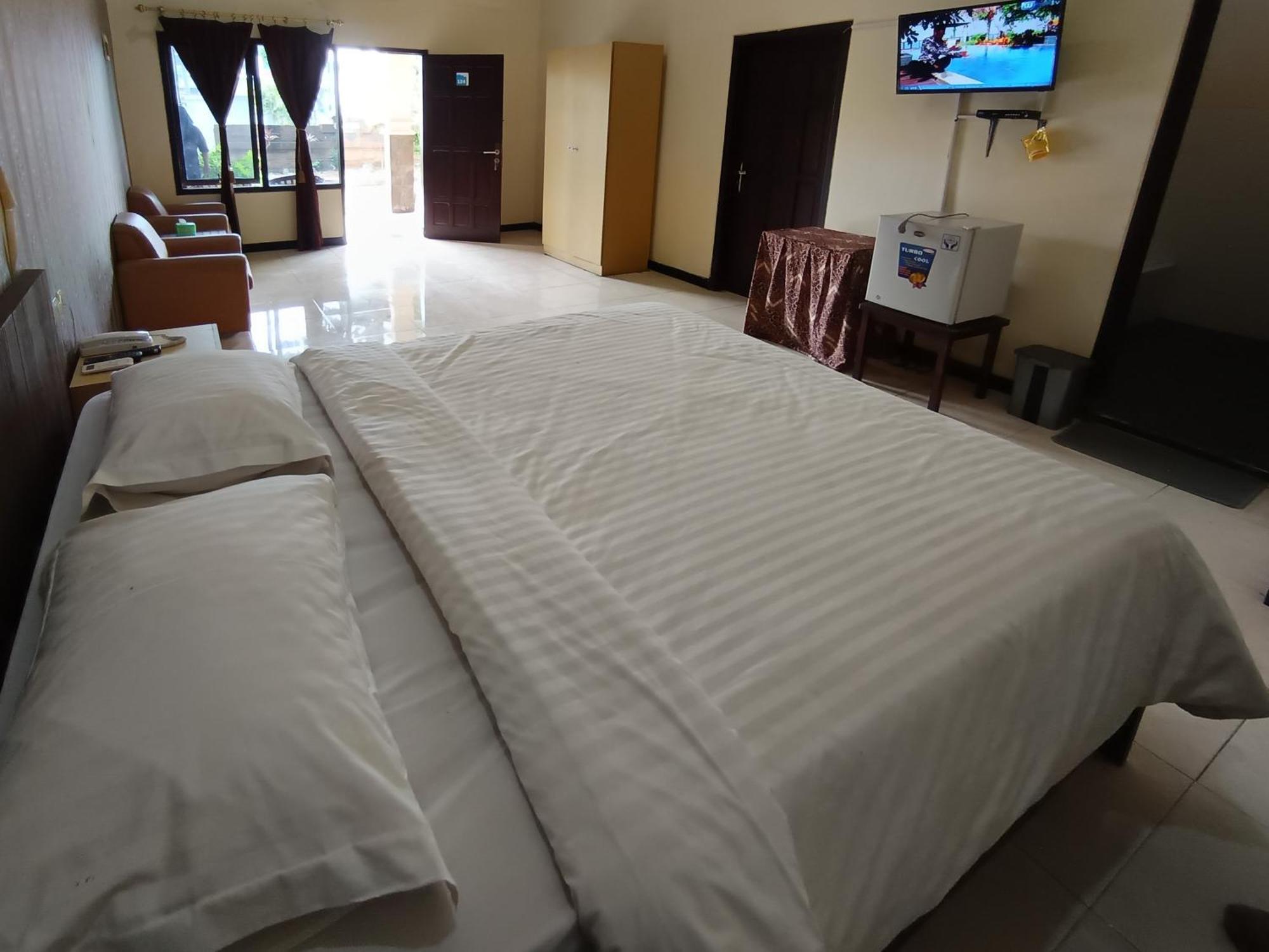 Gita Puri Redpartner Blitar Hotel Bagian luar foto