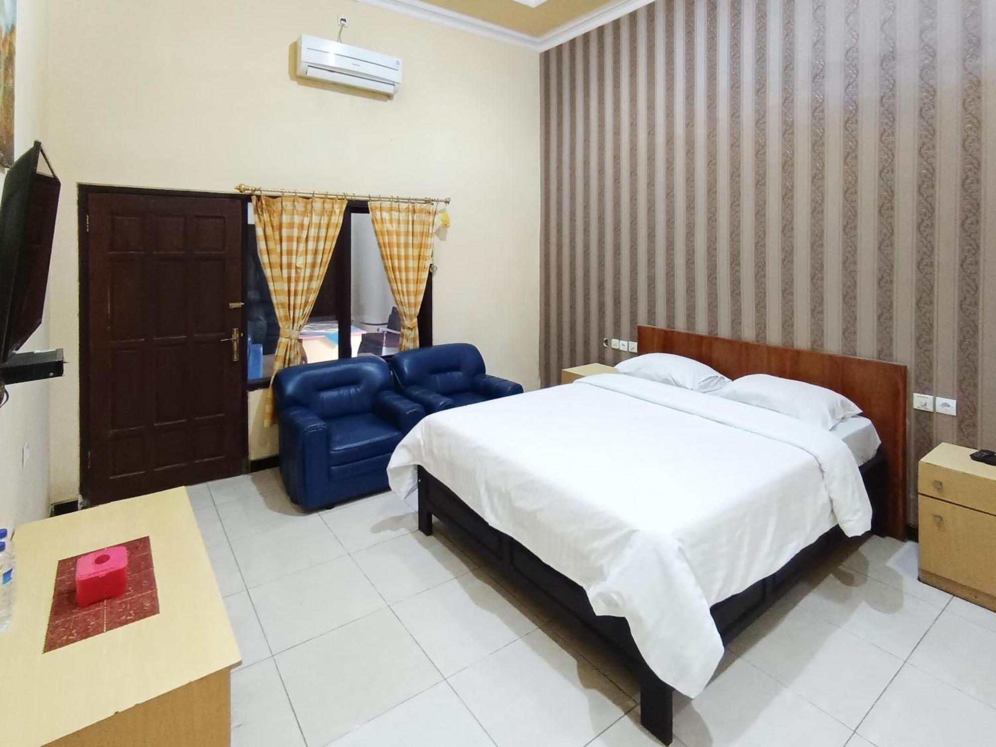 Gita Puri Redpartner Blitar Hotel Bagian luar foto