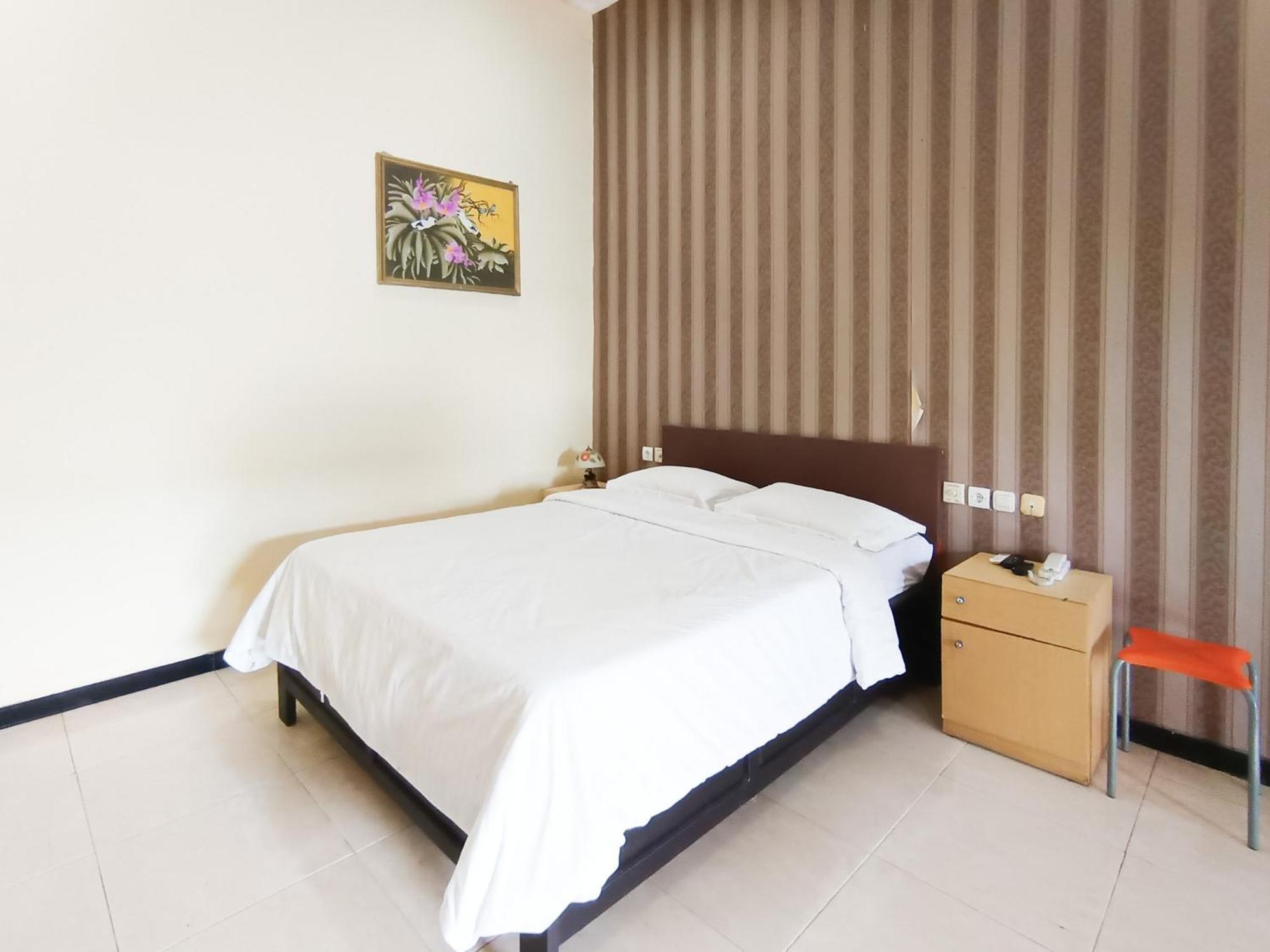 Gita Puri Redpartner Blitar Hotel Bagian luar foto