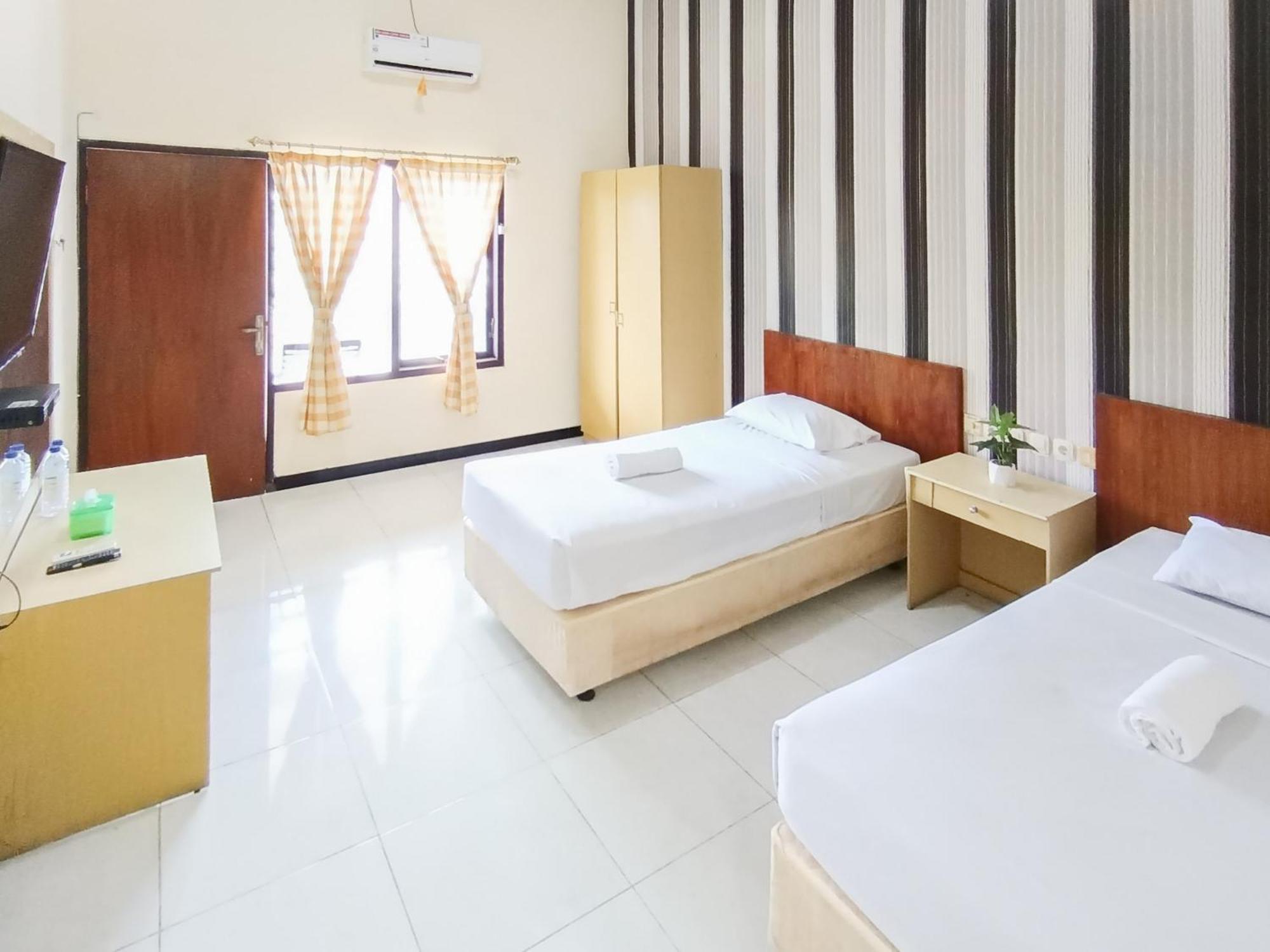 Gita Puri Redpartner Blitar Hotel Bagian luar foto