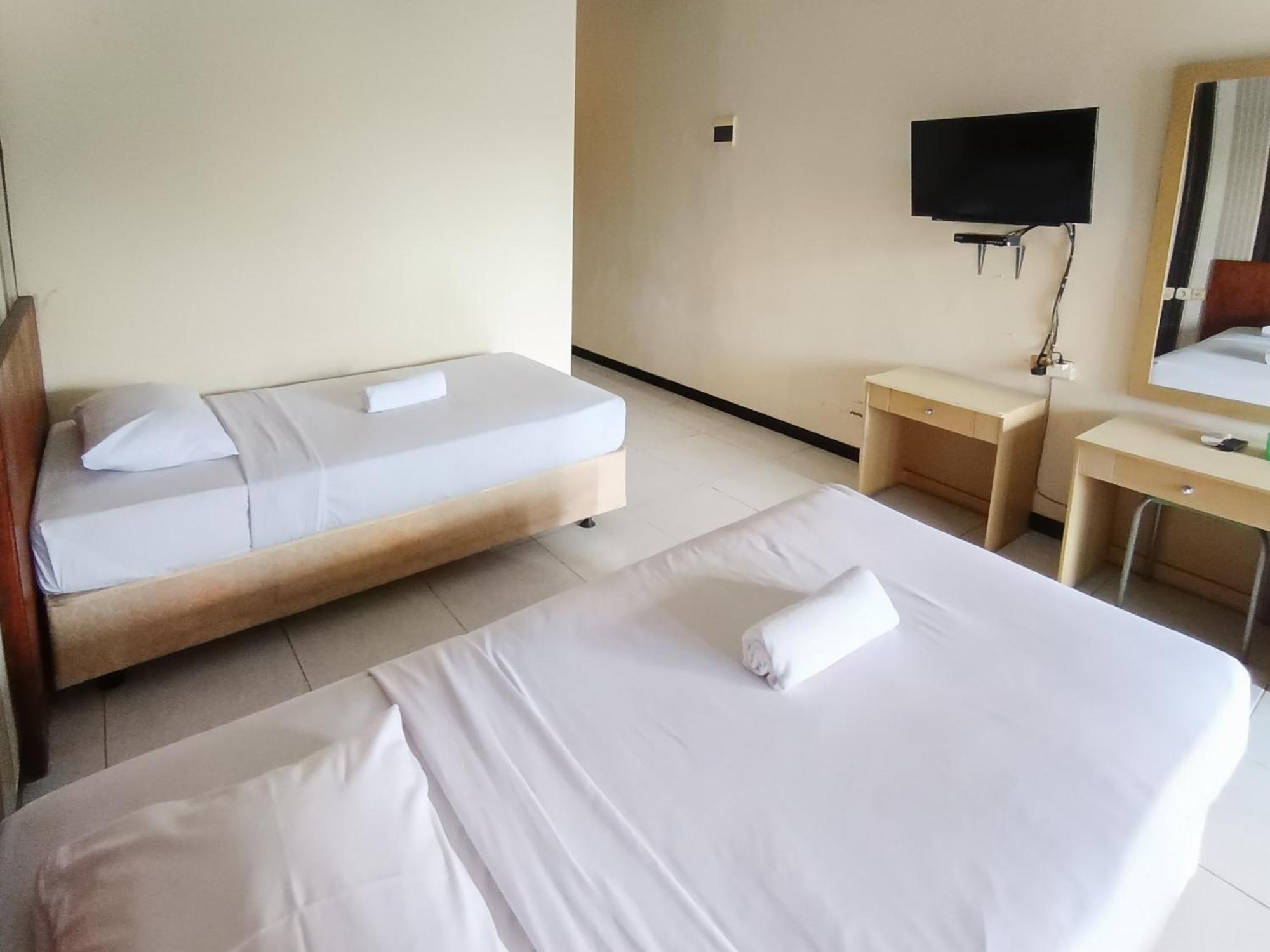Gita Puri Redpartner Blitar Hotel Bagian luar foto