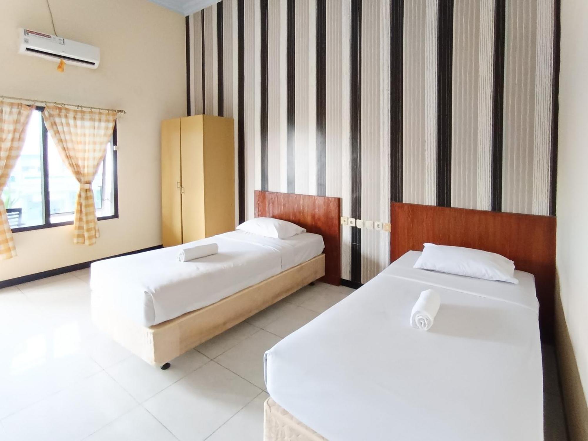 Gita Puri Redpartner Blitar Hotel Bagian luar foto