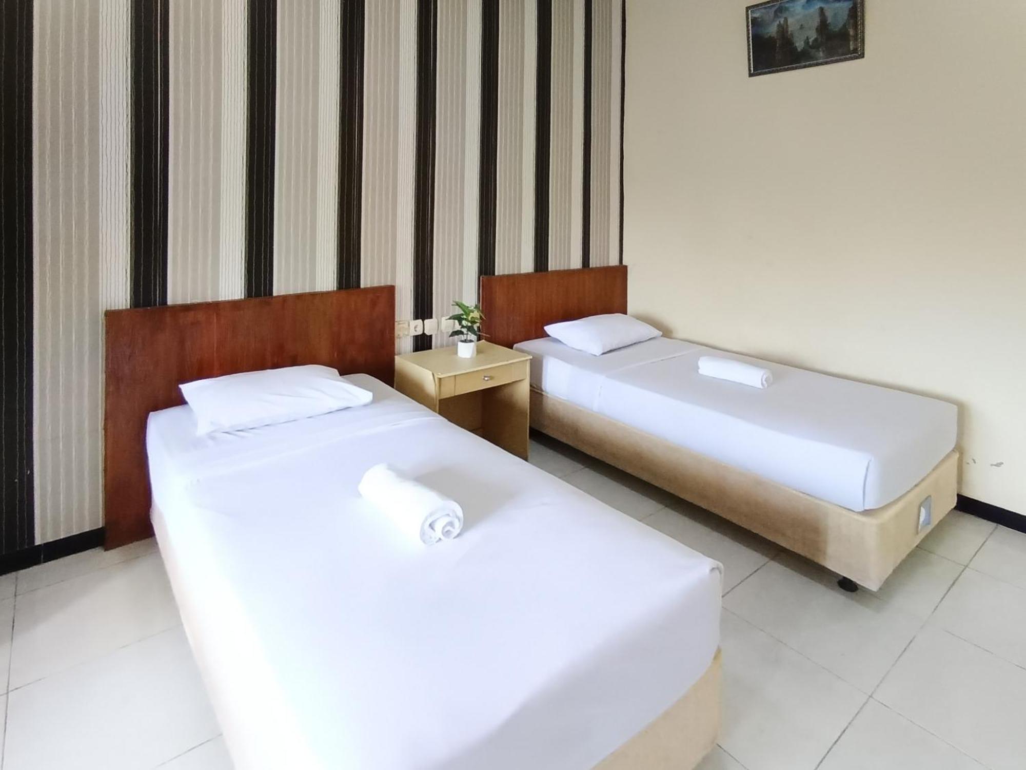 Gita Puri Redpartner Blitar Hotel Bagian luar foto