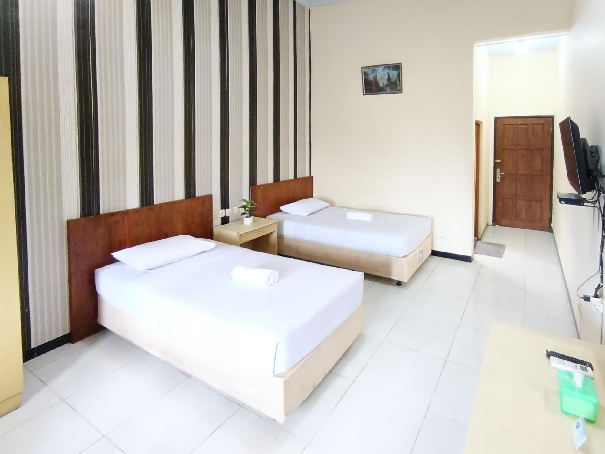 Gita Puri Redpartner Blitar Hotel Bagian luar foto