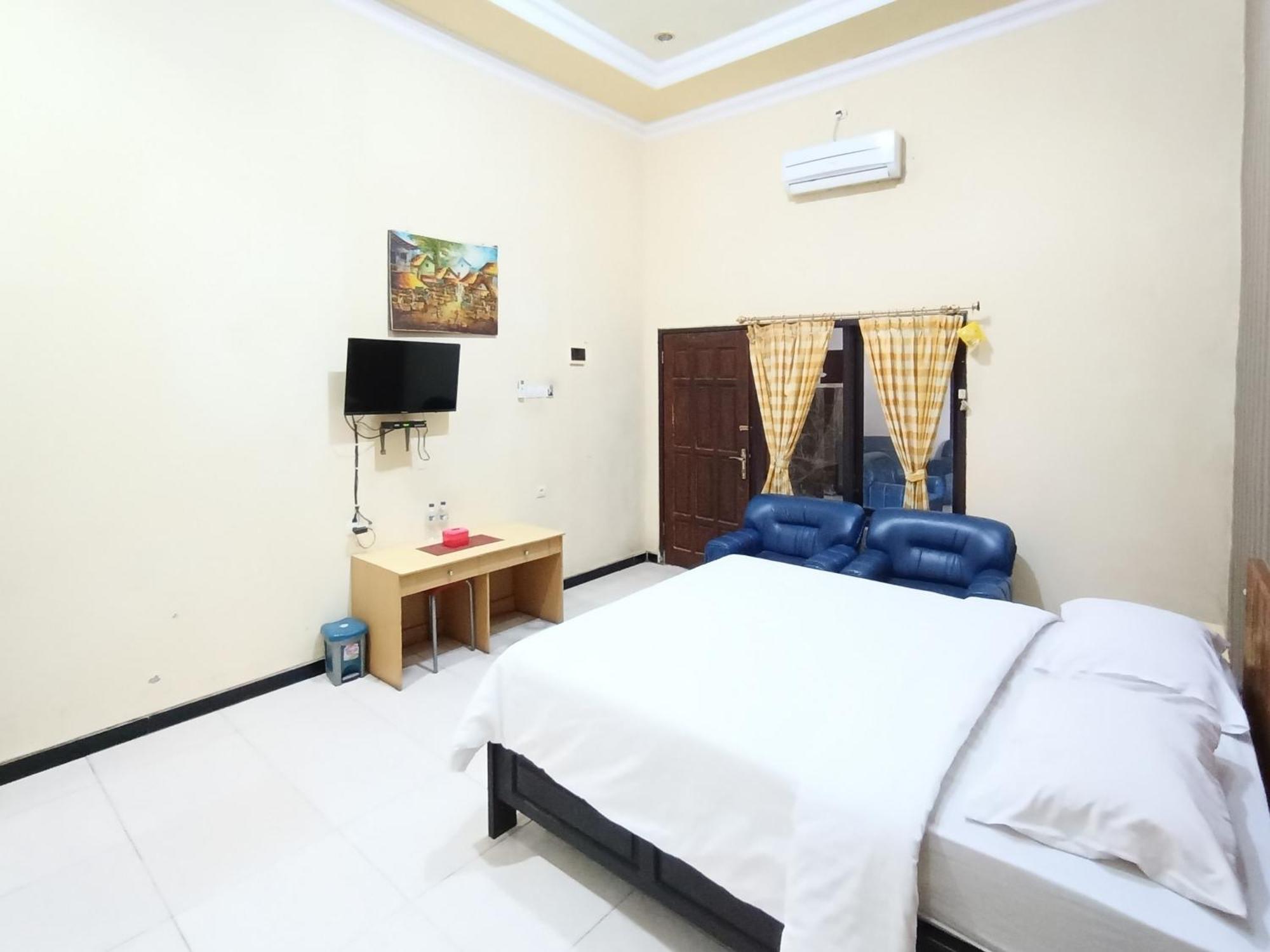 Gita Puri Redpartner Blitar Hotel Bagian luar foto