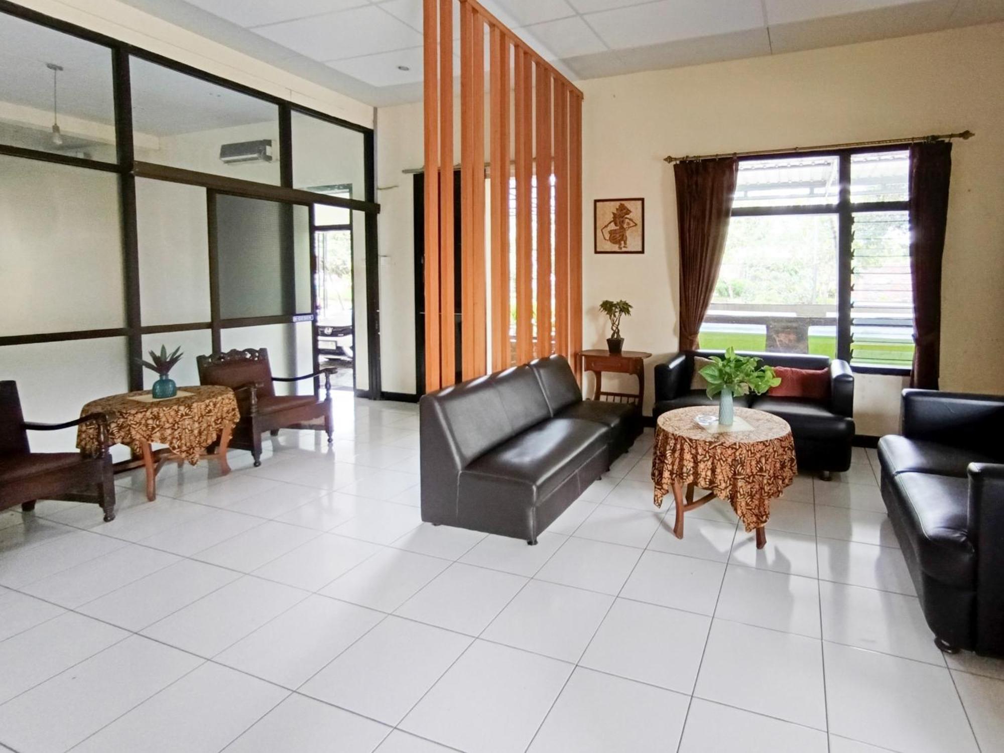 Gita Puri Redpartner Blitar Hotel Bagian luar foto