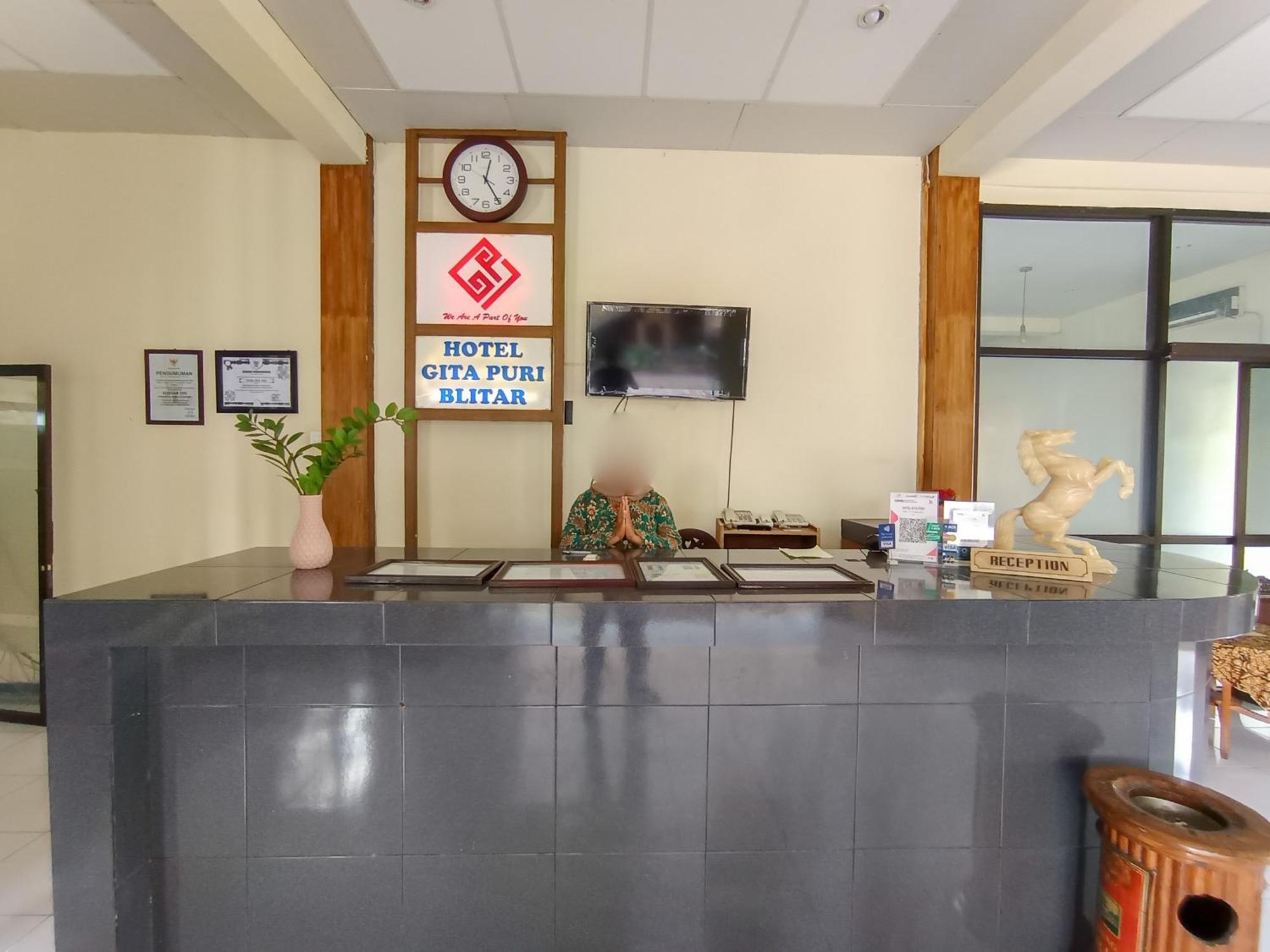 Gita Puri Redpartner Blitar Hotel Bagian luar foto